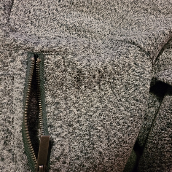 Crewneck - Picture 6 of 7